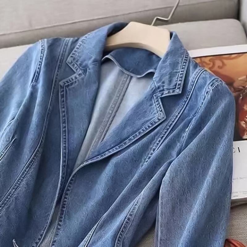Denim blazer voor dames met reverskraag, één knoop en getailleerde pasvorm, spijkerblazer met zakken in blauw | Covesville