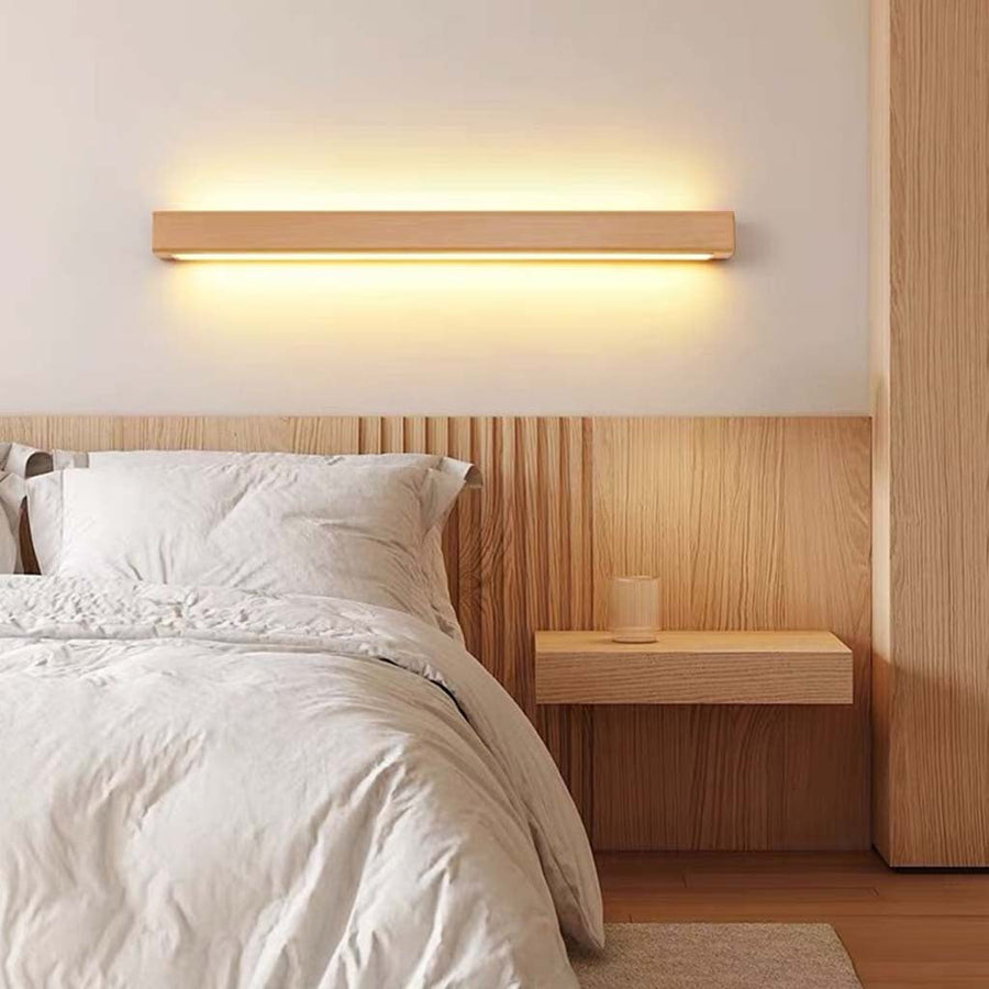 Houten wandlamp van beukenhout met LED lichtbalk, lineaire wandlamp in naturel of walnoot, van 60 tot 180 cm | Covesville
