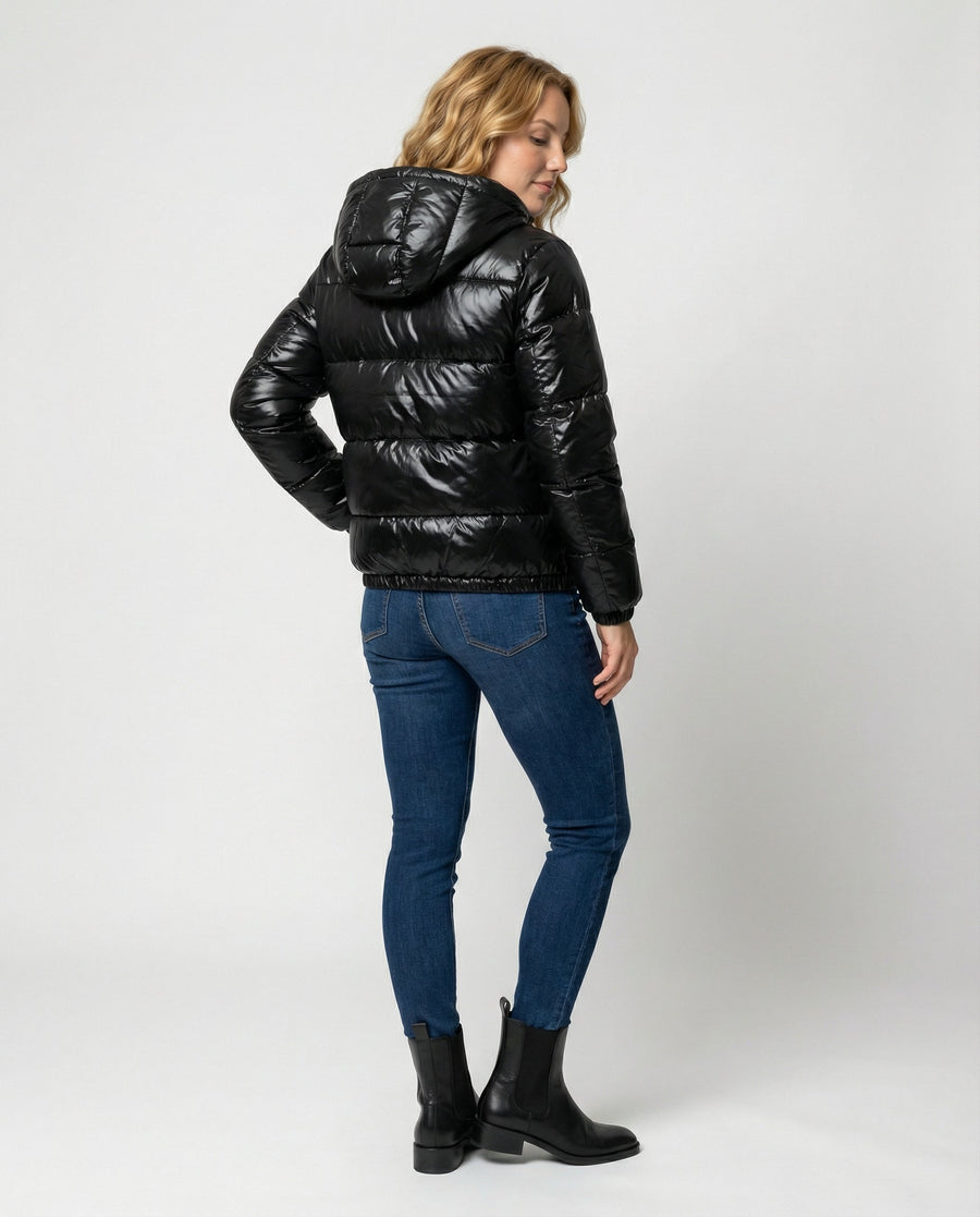 Glanzende pufferjas dames, lichte gewatteerde jas met aansluitende pasvorm, in zwart of rood, maat S tot 2XL | Covesville