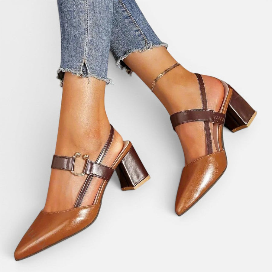 Pumps met blokhak voor dames met spitse neus en verstelbaar bandje, in bruin, beige of zwart, voor dag en avond | Covesville